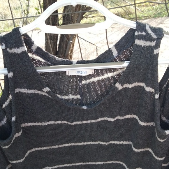 Sweater - Picture 2 of 8